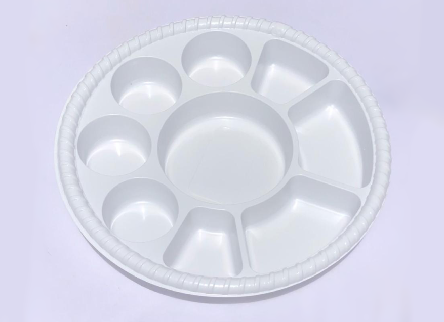 https://www.kesargrocery.com/images/P/Disposable%20Plastic%20Plates%209%20Compartment%20Thali%20-%20White%20%2825%20PCS%29.png