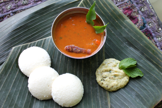 K.F.K Fresh Idli Sambhar With Chutney - 3 PCS