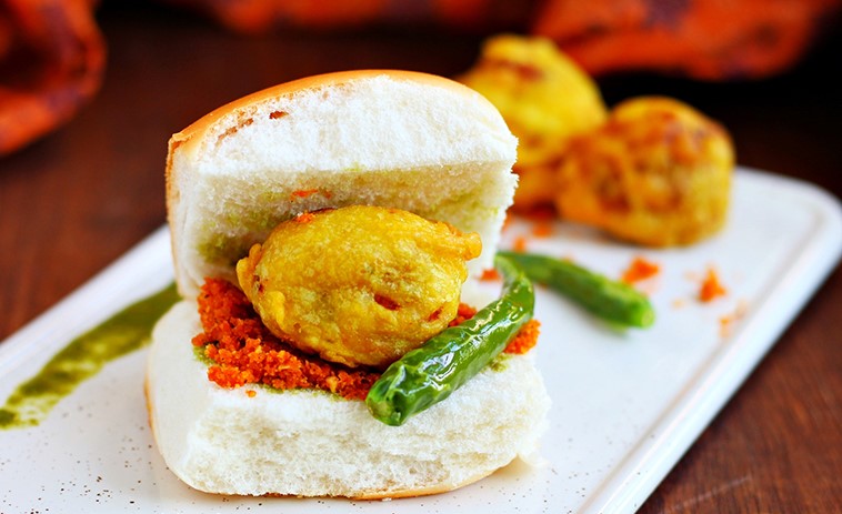 Kesar Fresh Kitchen Vada Pav (1 PCS)